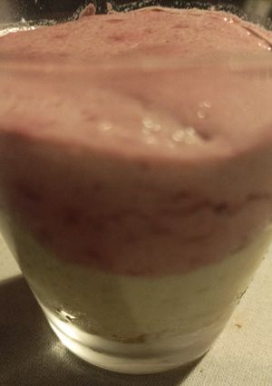 Une photo de Tiramisu pistache framboise