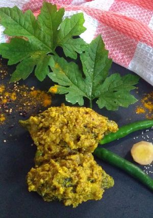 করলা পাতুরি (karala paturi recipe in Bengali) রেসিপির প্রধান ছবি