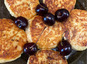 Фото Бананові сирники з манкою🥞.