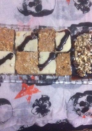 चॉकलेट नारियल बर्फी (Chocolate coconut burfi recipe in hindi) रेसिपी मुख्य फोटो