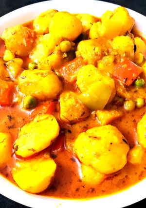 নতুন ছোট আলুর দম(Notun choto aloor dum recipe in bengali) রেসিপির প্রধান ছবি