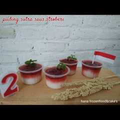 รูปของ Puding sutra saus stroberi