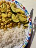Curry cremoso di ceci e zucchine con riso 🍚