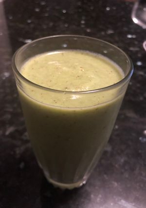 A picture of Apple smoothie.