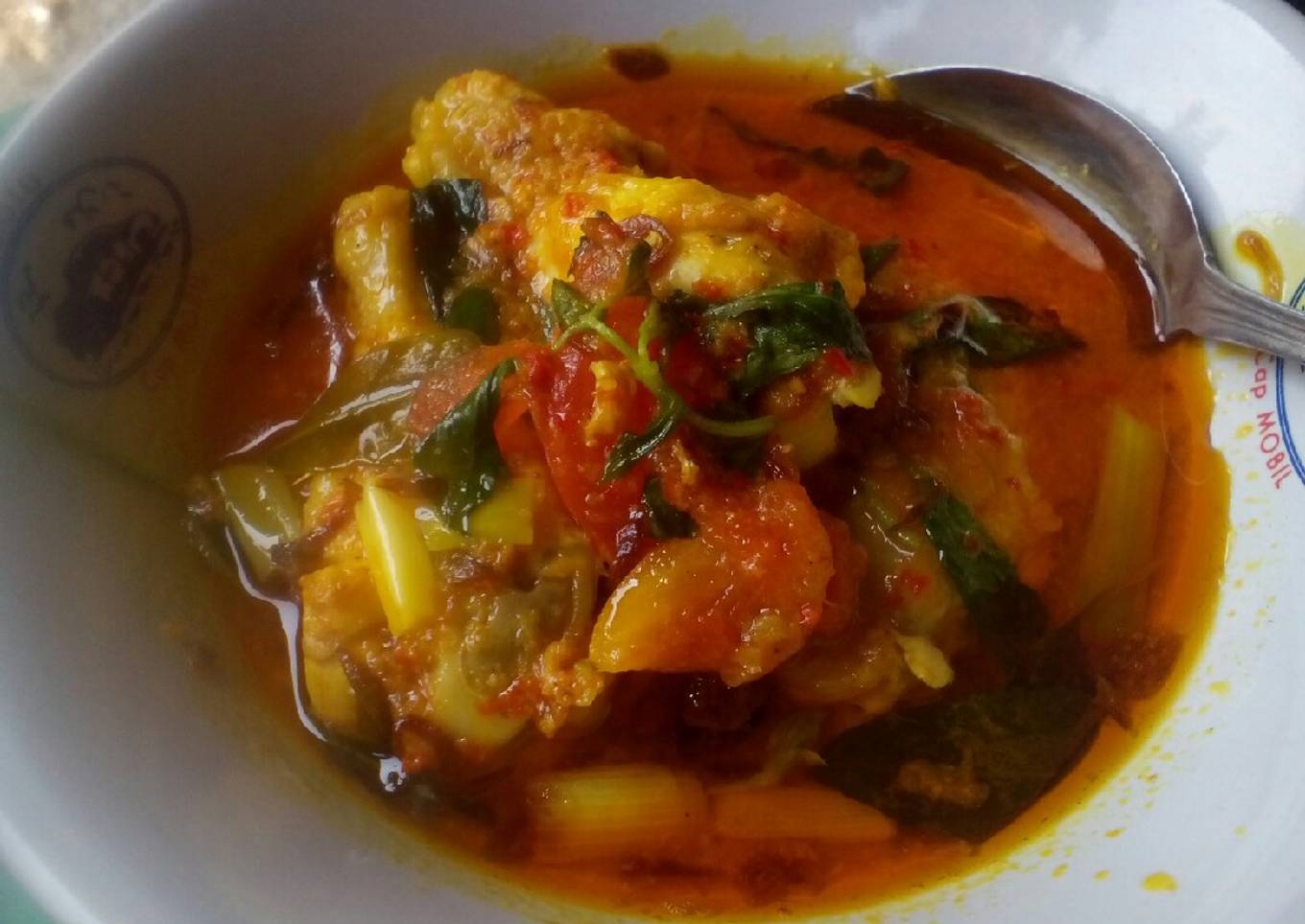 Ayam woku / ayam masak daun kemangi