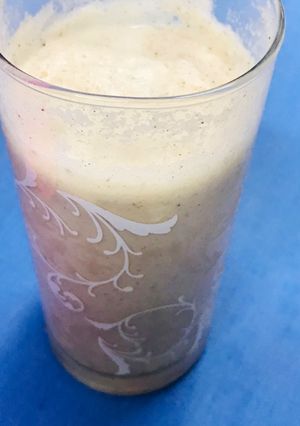 A picture of Cinnamon & apple milk shake.
