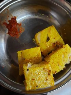 मिश्र डाळ ढोकळा (mix dal dhokla recipe in marathi) रेसिपी चे मुख्य फोटो