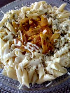 Una foto de Irresistible !!! Pasta Penne con crema de Ajo y Jamón Ahumado