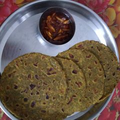 A picture of Mung Beans Thepla.