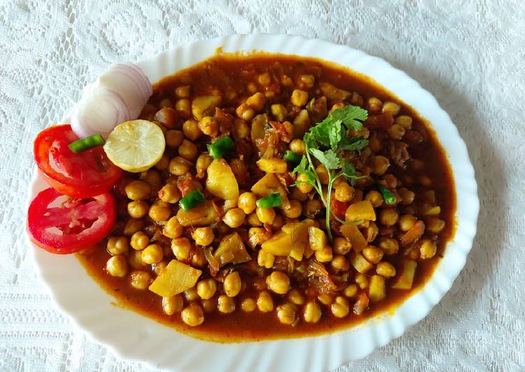 Recipe of Quick Chickpea potato curry masala