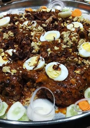 A picture of Chicken schezwan khepsa.