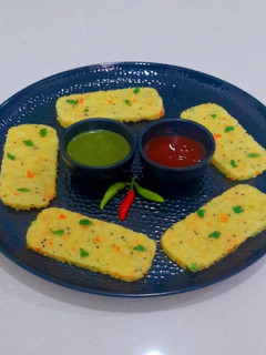 વેજીટેબલ ઢોકળા (Vegetable Dhokla Recipe In Gujarati) રેસીપી મુખ્ય ફોટો