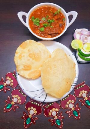 A picture of Chole bhature.