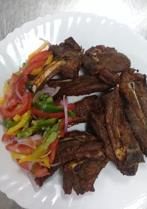 A picture of Oven grilled lamb chops.