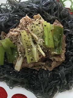 Hình của món Miến đen sốt bò nấm.