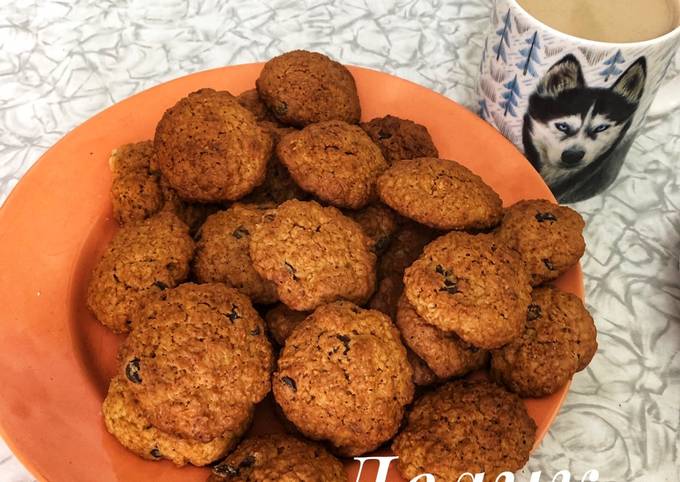 Овсяное печенье с медом и шоколадной крошкой