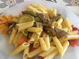 Pasta con setas y calabacín
