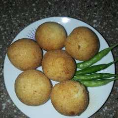 รูปของ Donat asin atau bola kasti