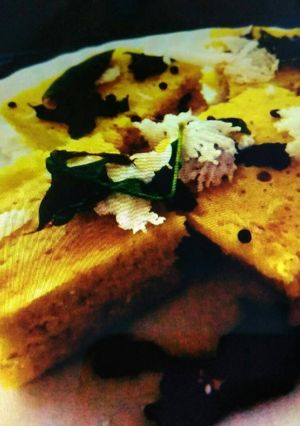 A picture of Khaman dhokla.