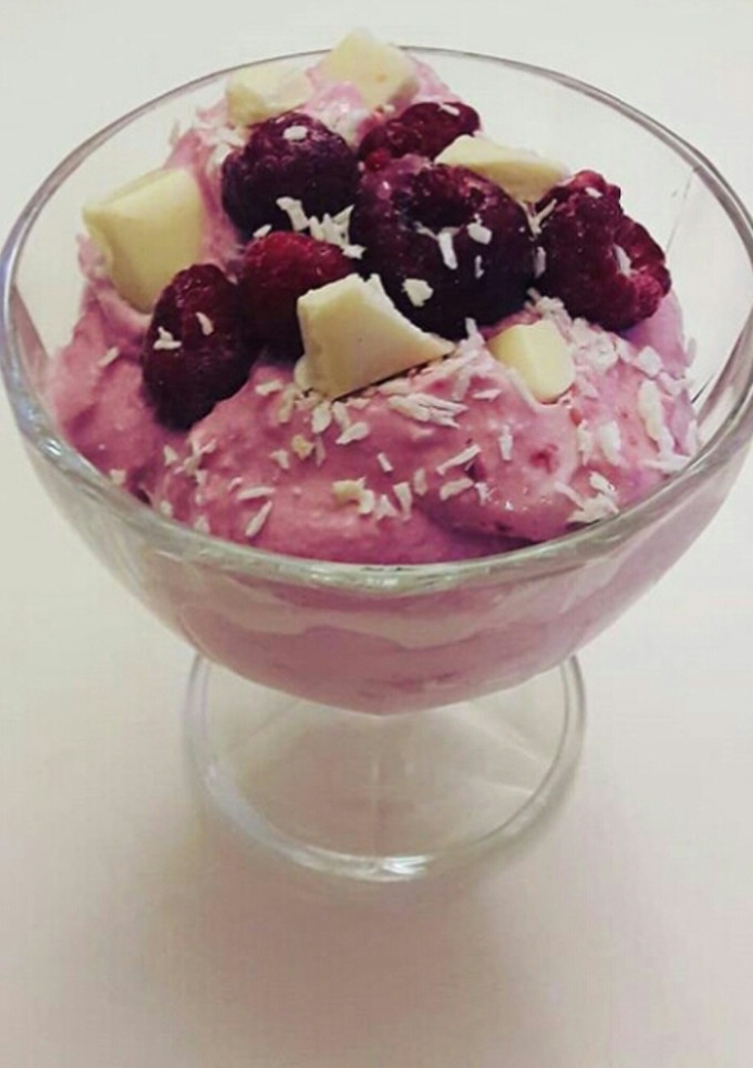 A picture of Smooth Raspberry Icecream.