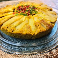 A picture of Upside down apple cake.