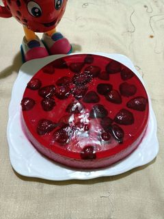 صورة لوصفة كيكة الجيلى السريعة بدون كيك 🎂🍓🍰