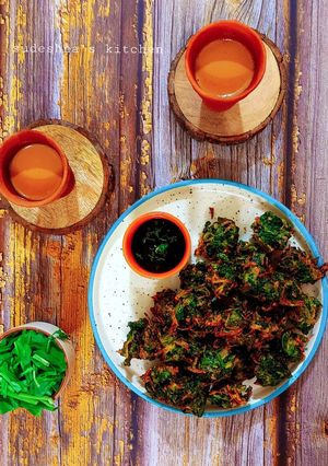 A picture of Palak Pakoras.