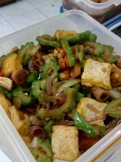 Foto resep Tumis paria (ga pake pahit) with cumi asin dan tahu. Asliii bikin nambah terus!