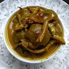 A picture of কাচা টমেটো তরকারি.