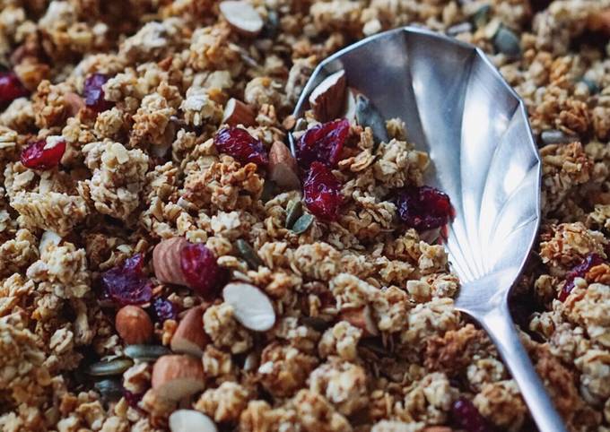 Sourdough discard cinnamon granola
