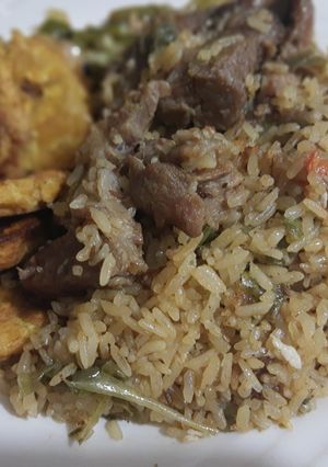 Una foto de Arroz con carne de cerdo
