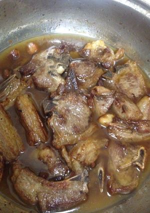 Una foto de Chuletas de cordero al ajillo