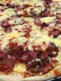 Pizza casera (pasta gruesa)