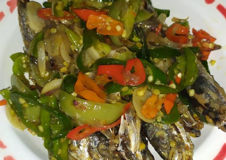 Ikan layang oseng cabe ijo