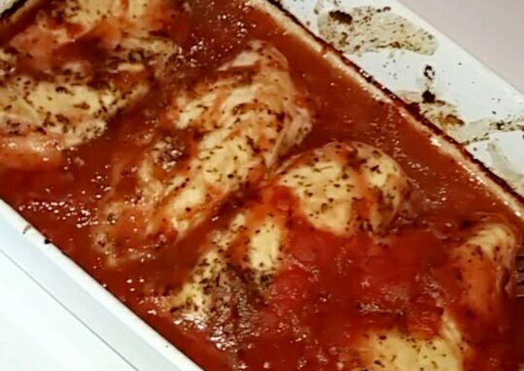 Chicken breast in a tomato and herb sauce