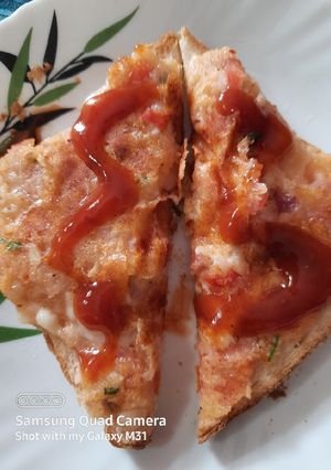 चीज़ सूजी टोस्ट (Cheese suji toast recipe in hindi) रेसिपी मुख्य फोटो