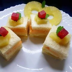 A picture of Pineapple sandwiches.