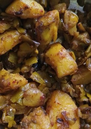 आलू फली की सब्जी (aloo phali ki sabzi recipe in Hindi) रेसिपी मुख्य फोटो