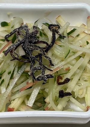 鹽昆布涼拌蘋果小黃瓜 的食譜成品照片