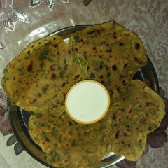 A picture of Methi Thepla.