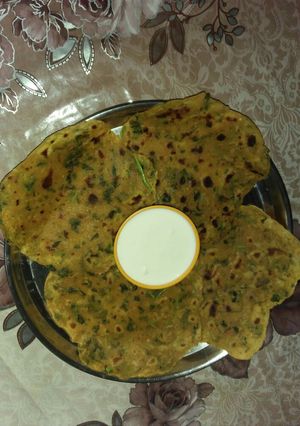 A picture of Methi Thepla.