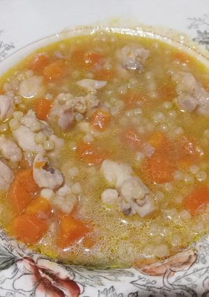 Una foto de Sopa de alitas de pollo✨