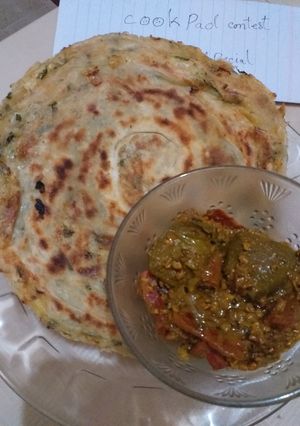 A picture of Aloo ka lacha paratha.