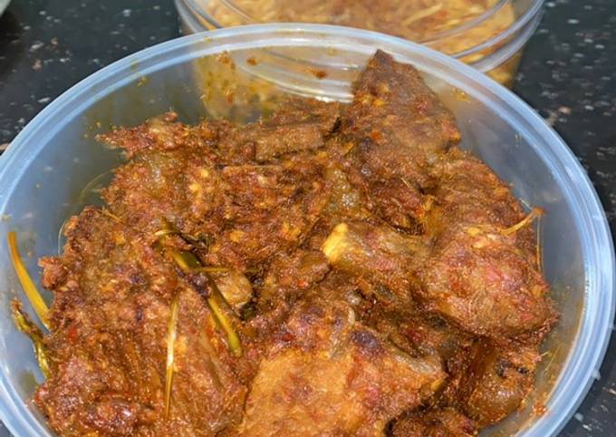 Rendang padang daging sapi