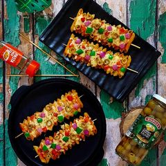 A picture of Cheesy Pasta Sticks.