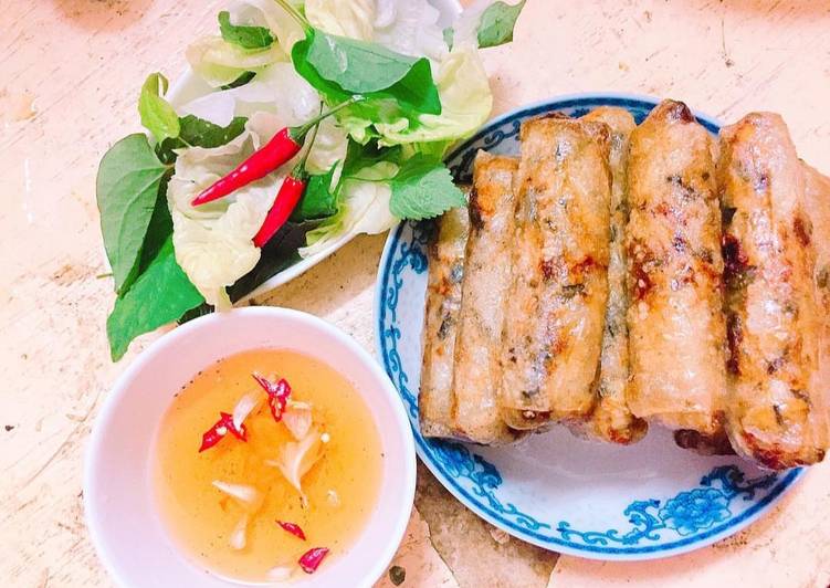 Easiest Way to Make Any-night-of-the-week Vietnamese spring rolls