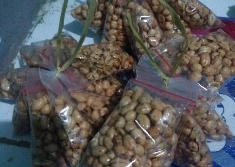 Kacang asin bawang renyah