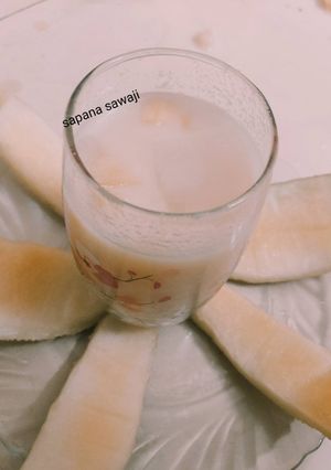 खरबूज मिल्क शेक (Musk Melon Milk Shake Recipe In Marathi) रेसिपी चे मुख्य फोटो 
