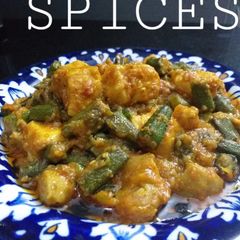 A picture of Bhindi Chicken with three Spices.