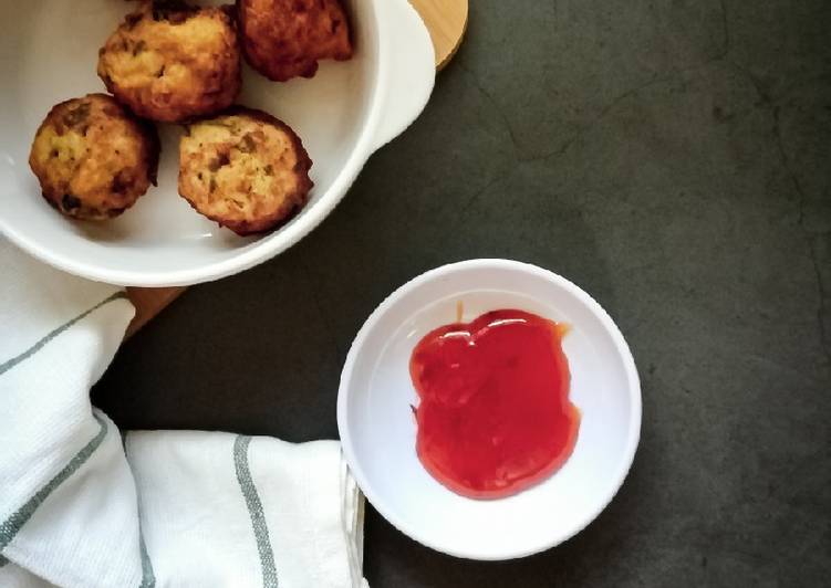 Cucur Nasi dan lebihan lauk (Leftover food fritters)